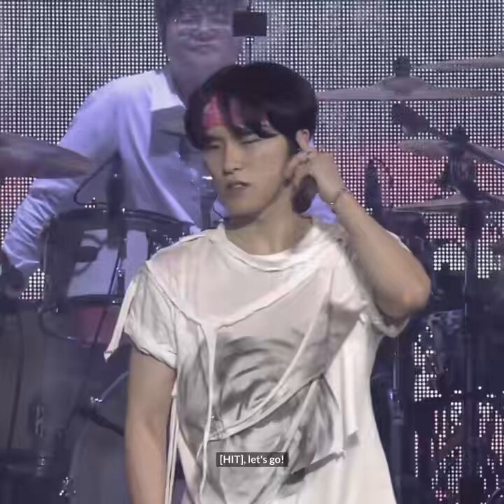 DINO SO HYPED DURING ENCORE HE SUDDENLY WANTED TO DANCE TO HIT??????? OH MY GOD HES LITERALLY SOOO INSANE WDYM HES STILL DANCING TO HIT AFTER HIS 2HR CONCERT DAMN DINO!!!!! 🤯👏