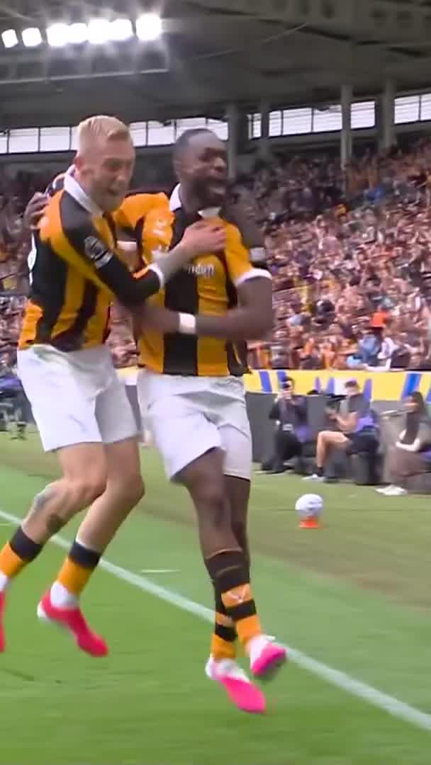 Semi Ajayi in the right place at the right time 🤩💥 The Tigers are roaring on their Premier League return 🐯⚽ 📺 Stream #HULMUN on DStv: