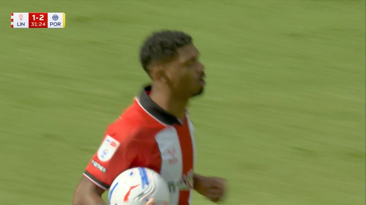 Reeco Hackett-Fairchild fires home from the penalty spot to get Lincoln right back into the game against Portsmouth! 💪