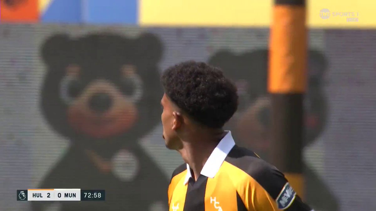 The reaction from the MKM Stadium as it's announced that trains from Hull back to Manchester are cancelled 🚆 📺 Watch live on TNT Sports &amp; HBO Max