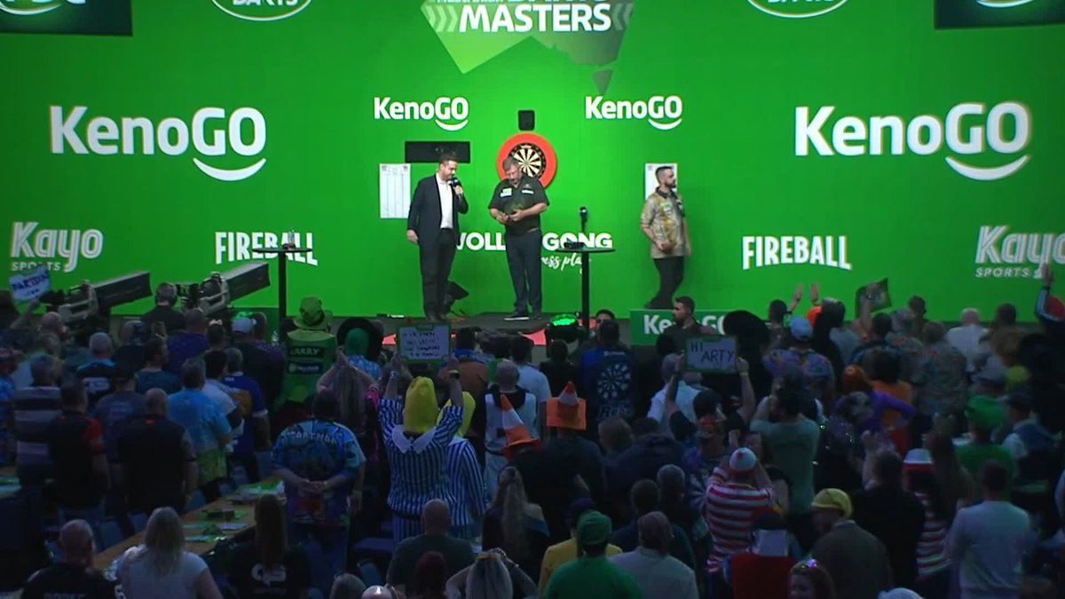 "I will be really really disappointed if this man doesn't pursue what he is doing..." 🤔 James Wade wants to see Australia's Brody Klinge compete on the PDC tour in the future after his heroics in Wollongong!