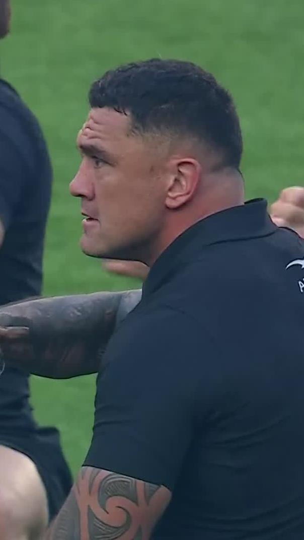 The crowd give Kapa o Pango the respect it deserves 🤩🙌 The All Blacks throw down the gauntlet to get the Test matches started 🔥 📺 Stream #RugbysGreatestRivalry on DStv: