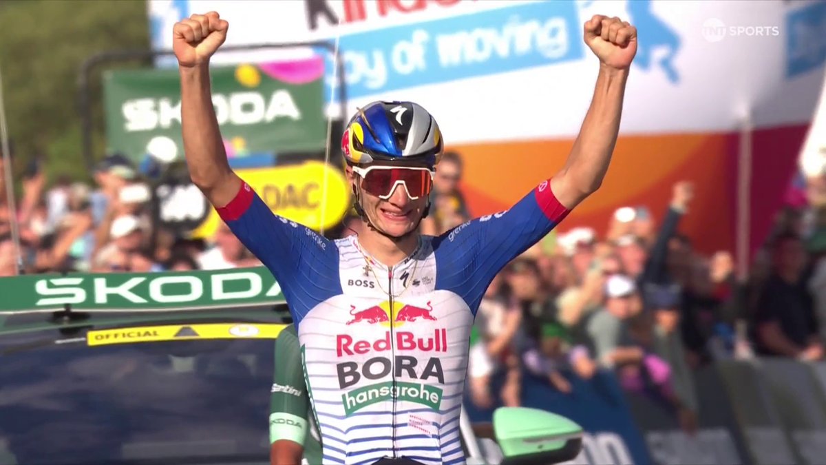 El poder de la amistad ✌️ Pellizzari remata a Del Toro para llevarse la etapa y el mexicano apuntilla la general. #DeineTour #LaCasadelCiclismo