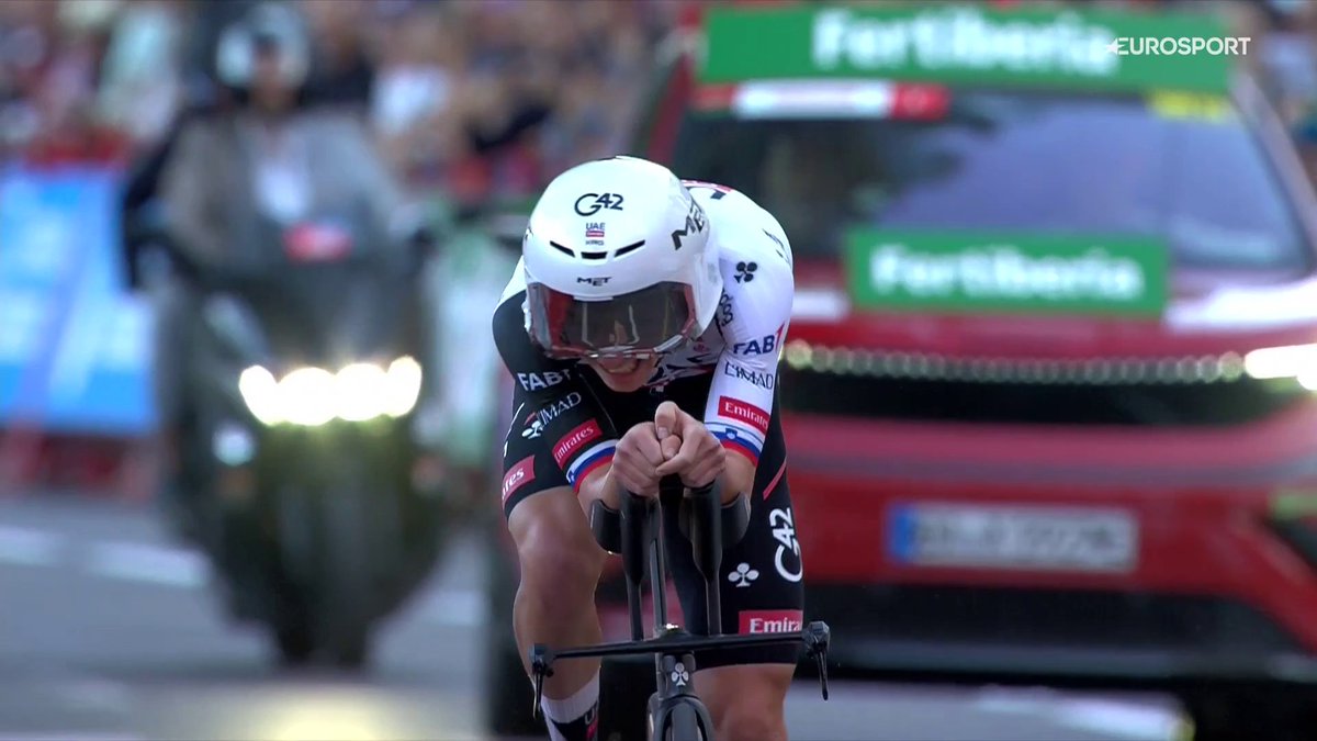 Eres Tadej Pogačar, máximo favorito para ganar #LaVuelta26. No tienes ninguna obligación de asumir riesgos para ganar la crono inaugural en Mónaco. Todo juega a tu favor… Y decides ir a muerte. Lijar las curvas, sprintar cada salida y competir con una ambición absoluta para ganar la crono y vestirte de líder desde el primer día. Esa es la grandeza de Pogačar: disfruta, hace disfrutar y honra este deporte compitiendo siempre con la máxima ambición.