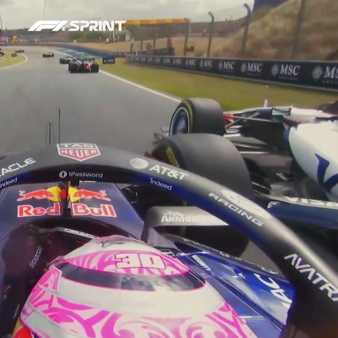 ⏪ Rewind to #F1Sprint... and a fiercely contested first lap between Liam Lawson, racing for Red Bull this weekend, and Arvid Lindblad, his regular Racing Bulls team mate ⚔️🍿 #F1 #DutchGP