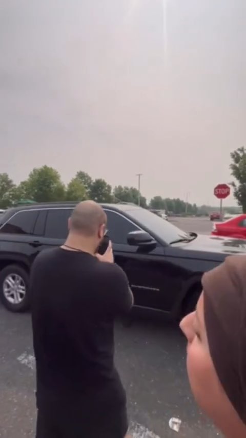 These women are American heroes and constitutionally righteous. They exposed plainclothes ICE agents, condemned their actions, filmed them, and followed them into the parking lot. All 100% legal. PAXIS confirms that criticizing government agents is not obstruction. Recording them is not a crime. Peaceful protest does not become illegal because agents find it uncomfortable, or because crying babies on the internet don’t like it. helps immigrants and allies understand their rights, record safely, preserve evidence, and hold government agents accountable. PAXIS is free. Help keep it that way: Know your rights. Record safely. Demand names, badges, warrants, reports, and accountability.