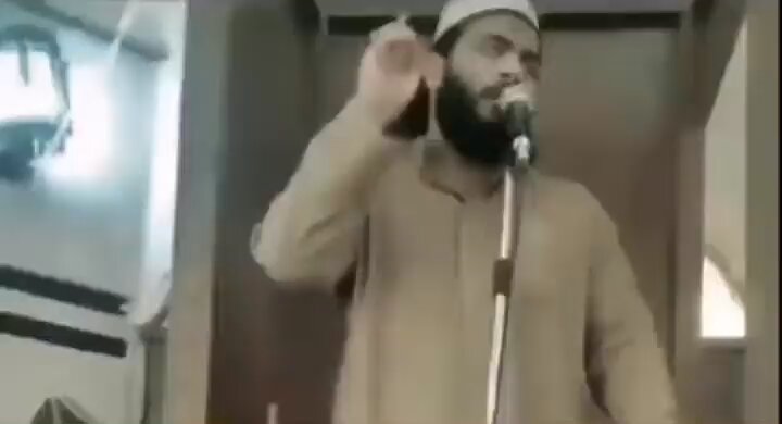 He died while giving a Friday sermon. Ya Allah! Grant us a beautiful end. Ameen 🤲