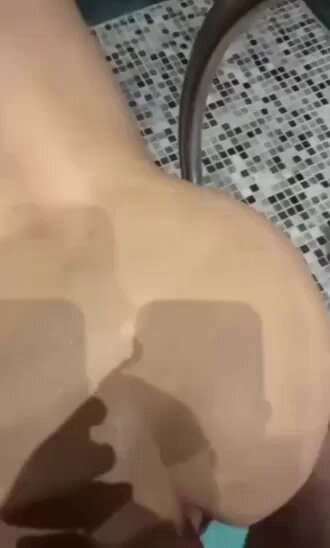 #ارسالی علیرضا شوهر زهرا وقتی ماموریته زن هرزه شو اخر هفته ها میبرن باغو اینجوری با کیر کلفت ترتیبشو میدن😈 علیرضای کاکولد میدونه زنش تنها نمیمونه😈 با صدا ببینید #کاکولد #وطنی #iranian_cuckold تلگرام هوس تایم ایکس لینک ناشناسمون