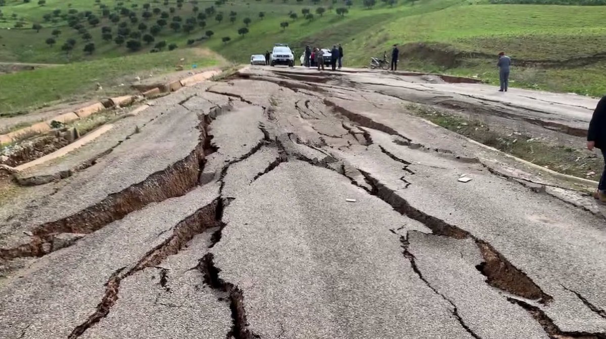 Fès: plus de 30 millions de dirhams de travaux, mais la route des artisans de Benjalik continue de s’effondrer