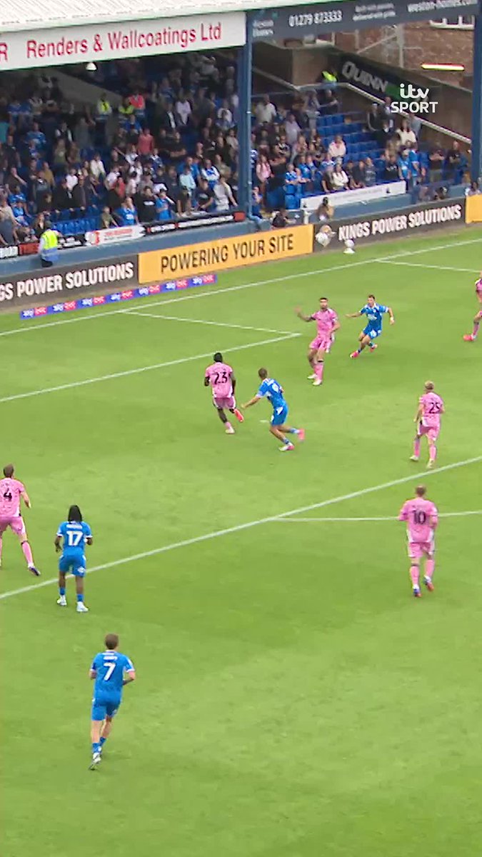 In the dying minutes!! 😲 Harry Leonard's stoppage-time strike secured Peterborough's first victory of the season 👏