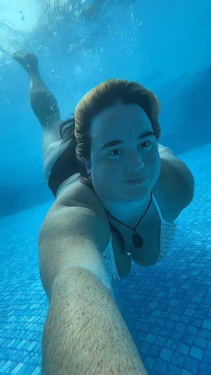 I love making these underwater videos! I hate they never get seen because I feel like they are super cool!