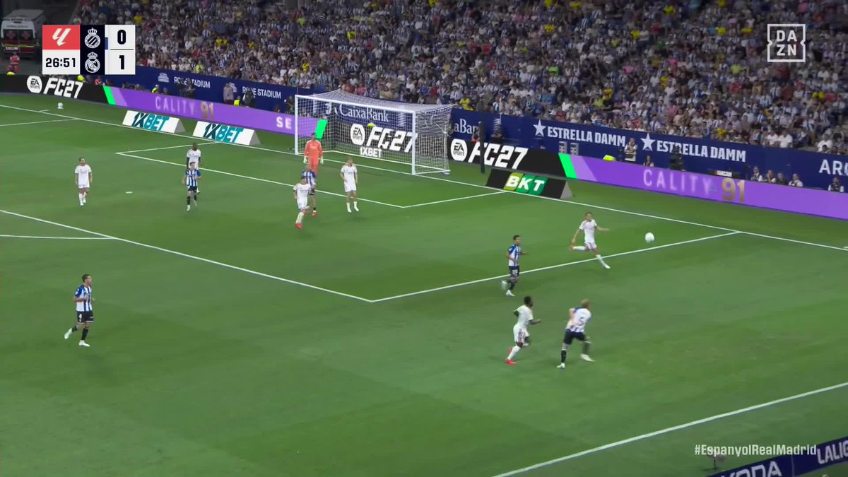 Vinicius pega-se com os adeptos do Espanyol. #DAZNLALIGA