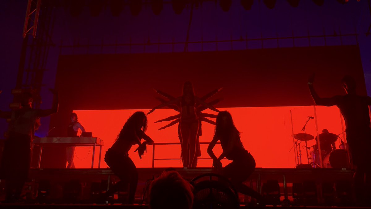 we let it all go one last time 💋 thank you to everyone who partied with us for our FINAL evening with pinkpantheress at all points east. we couldn’t have asked for a fancier way to end❣️