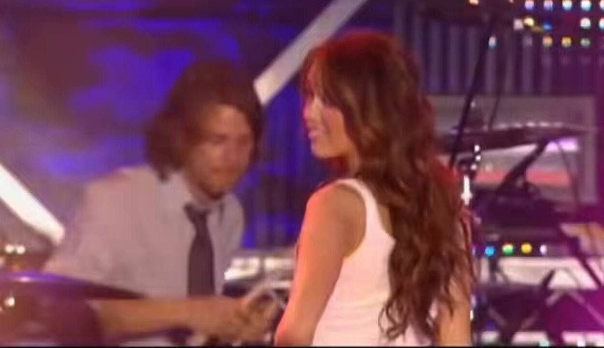Now I understand why Jordan was really jealous of Miley . The entire crowd was singing the lyrics of See You Again , while the crowd was kinda crickets when Jordan performed 😭. I would be pissed too .