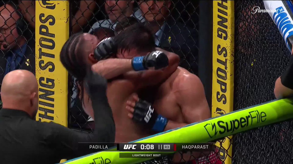 RIGHT AT THE END OF THE FIGHT 🤯 Chris Padilla digs deep to find the submission at the horn! [ #UFCSacramento | LIVE on @ParamountPlus ]