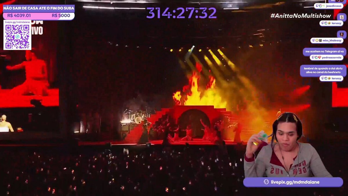 MdmDaiane reagindo a meia noite live at equilibrivm tour