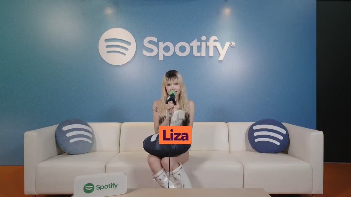 ⋰ 𝗦𝗽𝗼𝘁𝗶𝗳𝘆 × 𝗦𝗨𝗠𝗠𝗘𝗥 𝗦𝗢𝗡𝗜𝗖 𝟮𝟬𝟮𝟲 ＜Liza＞インタビュー⚡️ ⋱ ⠀ 日本語とロシア語を操る バイリンガル・アーティスト💬 最近ハマっている曲は、 あのクラシック楽曲🌙 🎶 ⠀ LIZA SUMMER SONIC #サマソニ #summersonic