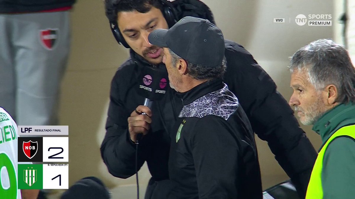 EL ENOJO DE TROGLIO CON EL ÁRBITRO Pedro Troglio le explicó a Marcos Bonocore la razón del enojo con Felipe Viola. Viví el Torneo Clausura 2026 por TNT Sports Premium y disfrutalo también en HBO Max 👉 #Suscribite #LPFxTNTSports