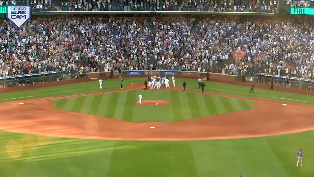 RANDY FOR THE WIN!!! This view of Randy Arozarena's walk-off home run against the Cubs 🤩 @Geico #BallparkCam | Seattle Mariners