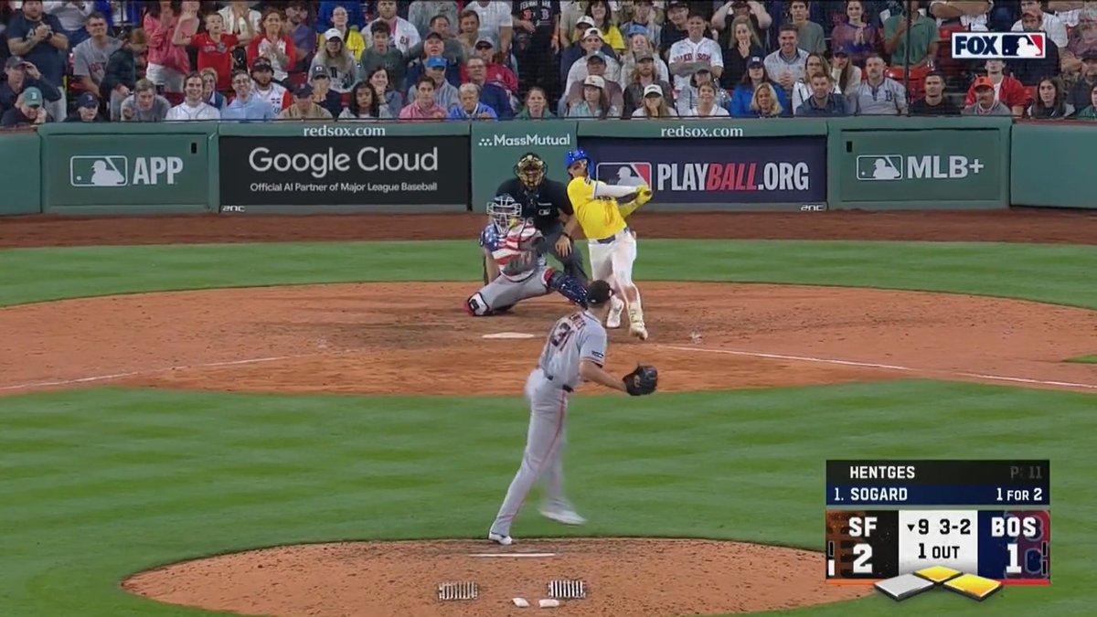 THE RED SOX TIE IT IN THE NINTH‼️ (via FOX Sports: MLB)