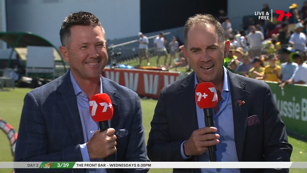 Justin Langer's response on whether he'd been asked to be England coach 😂