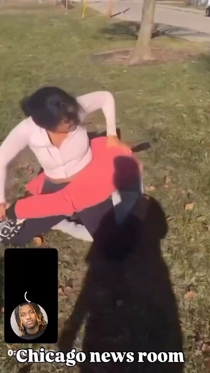 “She Beat her and put thumb in her butt😭😬” #yns #fights #girlfights #fistfight #teapage