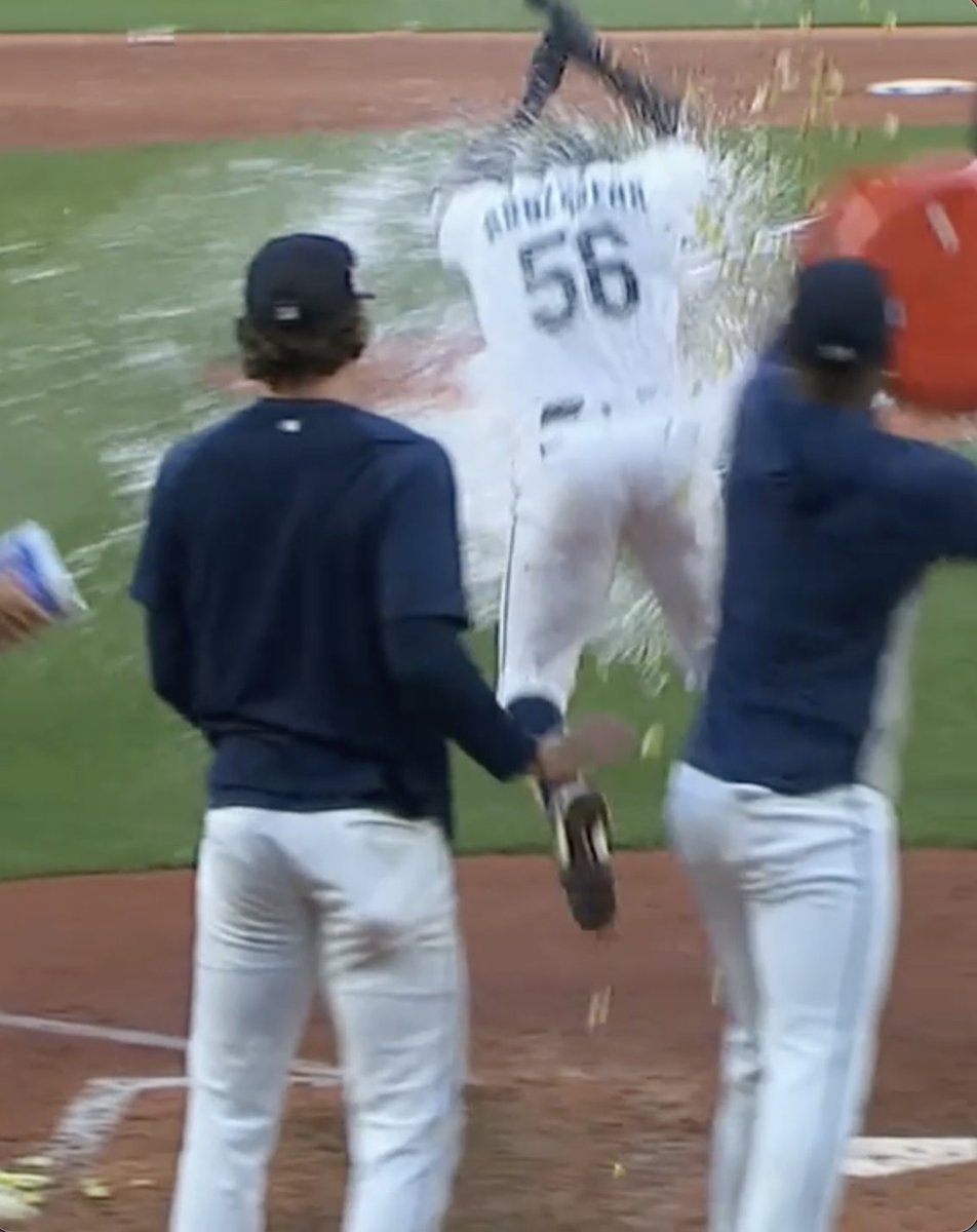 1° entrada: Jonrón para abrir la pizarra 3° entrada: Roba un jonrón a los Cubs 9° entrada: Jonrón para la victoria ¡Qué juego de Randy Arozarena y victoria de los Mariners 5-4!