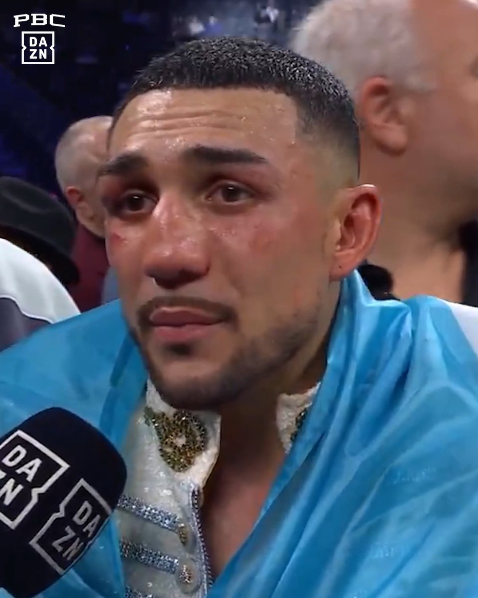"THREE-TIME WORLD CHAMPION MOTHERF***ERS!" Teofimo Lopez Sr had to let the fans know