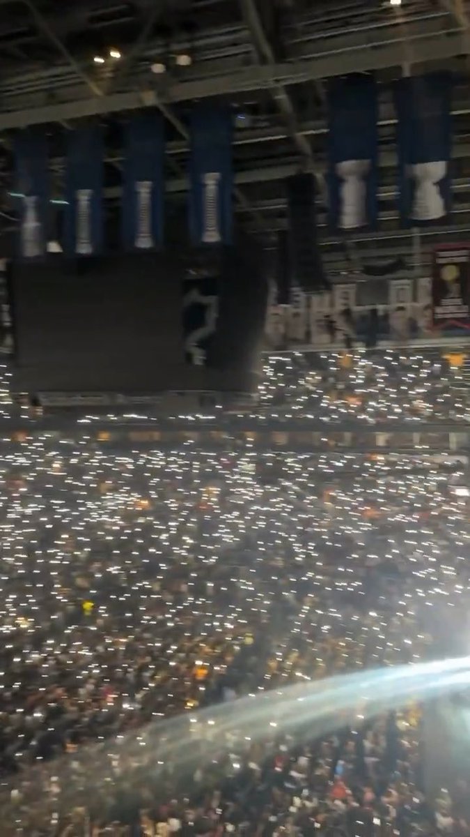 Asake performing “Forgiveness” 🤩🇨🇦