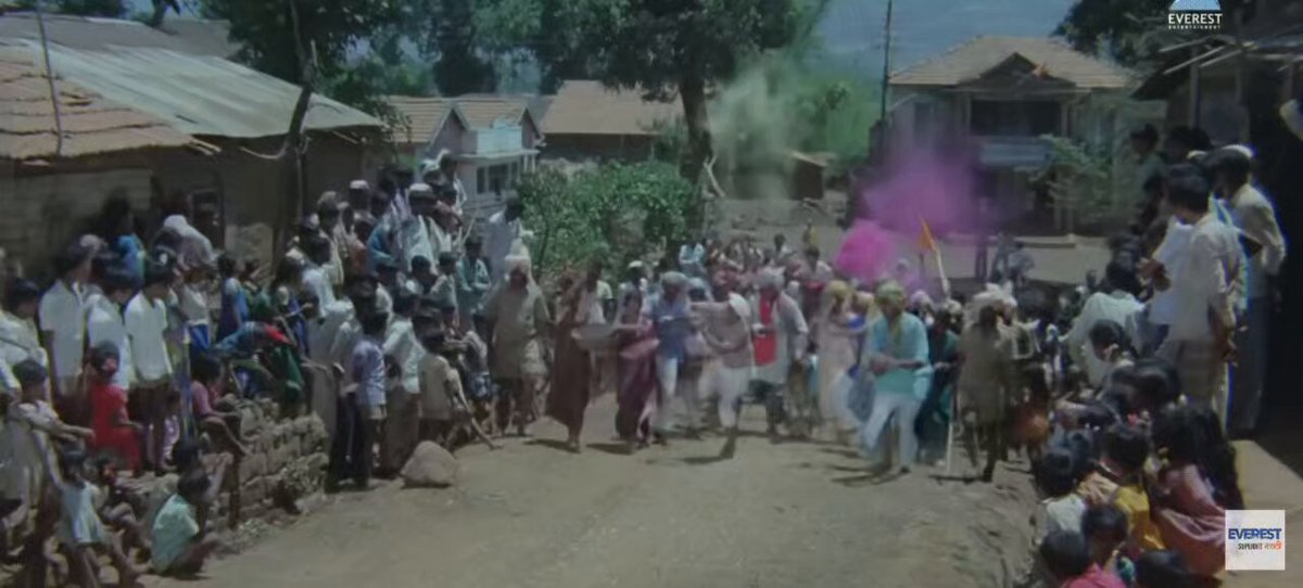सोन्याच्या भावानं साखर विकली जाय हो.. अडला नारायण धरी गाढवाचं पाय हो...! दादा कोंडकेनी आधीच म्हणून ठेवलं होतं...!🙂‍↔️🙂‍↔️ #साखर