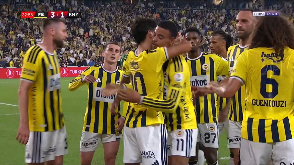maçta şu pozisyonu izlerken Greenwood Kerem'in önüne mi bırakacak kaleyi mi vuracak Brown'a mı pası verecek derken hiç fark etmediğim Asensio'ya verdi pası Asensio'nun golü de bence göründüğü kadar kolay değil. çok temiz vurdu.