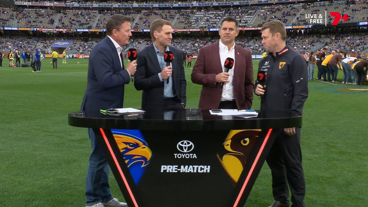 "Process over outcome." 🗣️ Sam Mitchell chats pre-game #AFLEaglesHawks