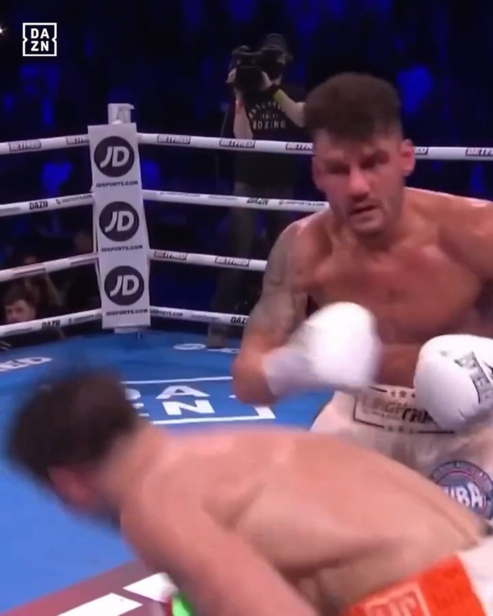 Leigh Wood came back to defeat Mick Conlan in dramatic fashion in The Ring's 2022 Fight Of The Year 🤯