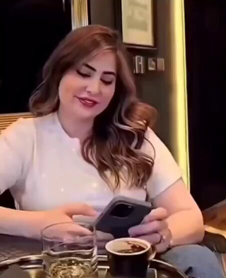 الدكتور الخاص لـ رؤى الصبان يتغزل بجمالها: عرفتوا الحين وش سبب طلاقها؟ لكن هل فعلًا هذا له علاقة بالطلاق؟؟؟
