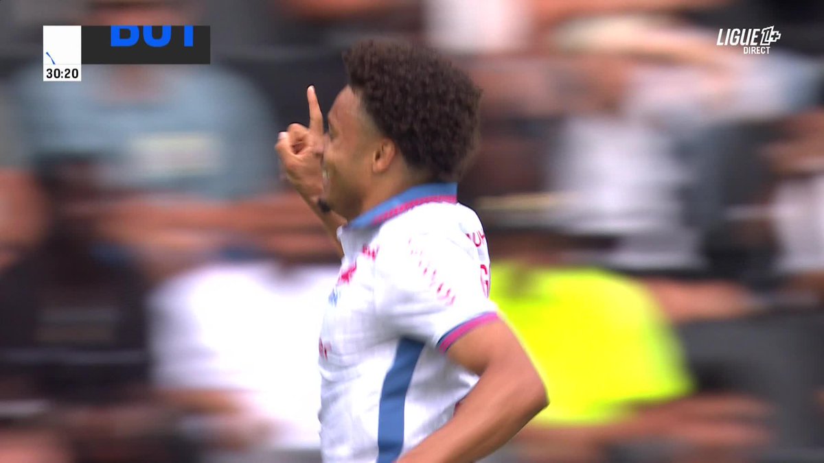 ⚽️ TIAGO SANTOS 🇵🇹 FAIT LE BREAK POUR LILLE À ANGERS ! ❤️🤍 Il conclut une très belle action collective. 🎥 L1+