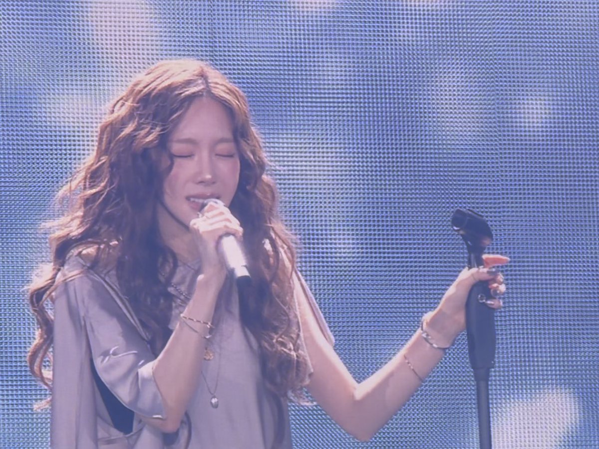 260823 #태연 #TAEYEON 아진짜음향좋으니까날라다녀내푸들사랑스려워서어떠쾌...