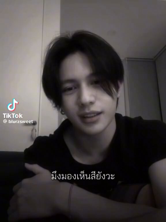 นึกถึงคลิปคุณคนนี้ในต้อกๆเลย เคยกดไลค์ไว้ ที่เจอเนื้อคู่แล้วจะมองเห็นสี กี๊ด ถาฮยองเสิร์ฟเราแล้ว 😭😭😭😭😭