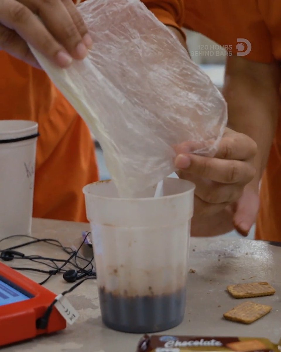 "Jailhouse cooks" whip up homemade coffee and cream behind bars ☕ See more on #120HoursBehindBars, Monday at 9P on Discovery.