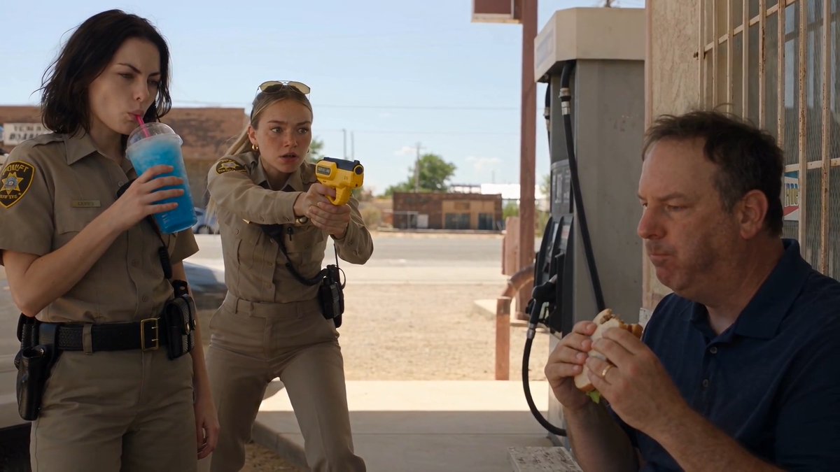 A moment in the crazy world of the Reno P.D and their two finest officers. Lol, seriously questionable comment by me there. Anyways, it's not all glitz and glamour as you would believe 😂 Featuring X Girls
