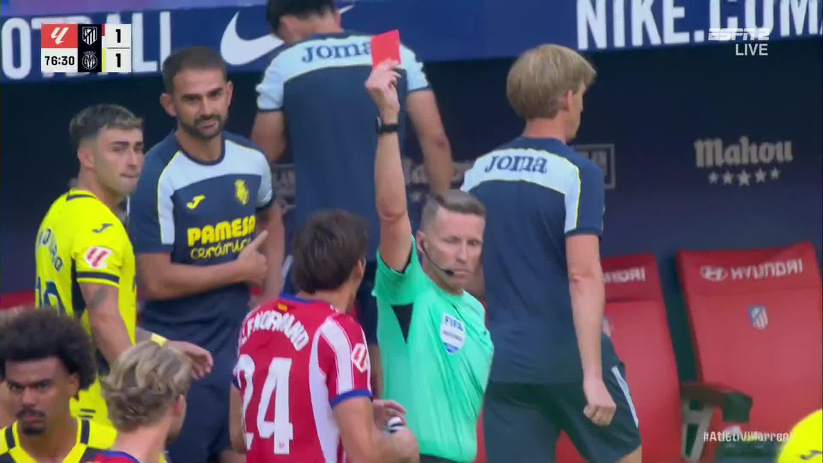 Villarreal take the lead through their second penalty after a VAR review and red card for Le Normand ‼️