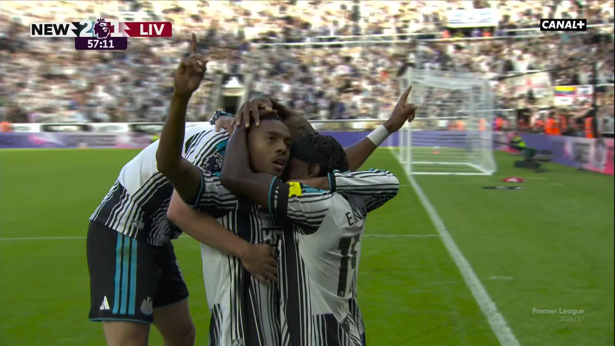 #PL 🏴 : Le numéro de soliste de Yoane Wissa 🇨🇩 🤩🔥 Le Léopard se joue de la défense des Reds avant de servir Joe Willock, qui n’a plus qu’à conclure ! 🎯⚽️
