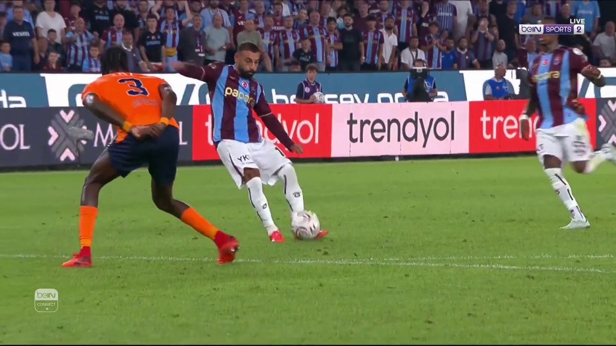 محمد صلاح يطلق تسديدة قوية.. وحارس باشاك شهير يحرمه من هدف رائع 🧤 #الدوري_التركي