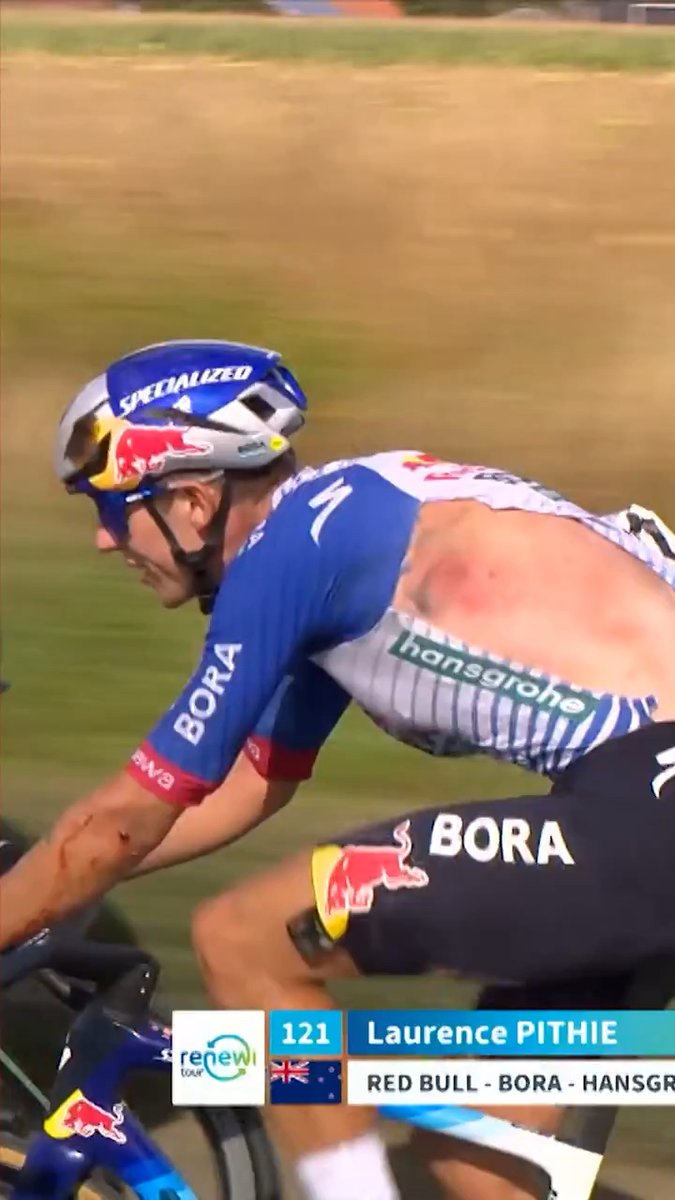 The difference between cyclists and footballers blows my mind