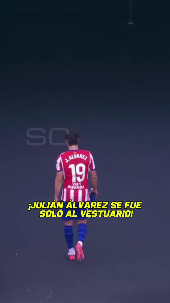 ⚠️🇪🇸🇦🇷 Así SE FUE SOLO JULIÁN mientras sus compañeros saludaban a la gente post partido.