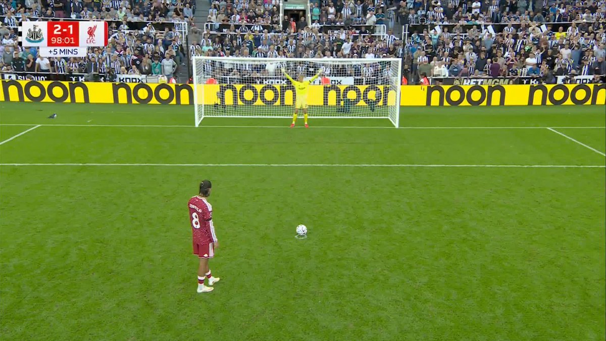 Dominik Szoboszlai equalises from the spot in the 99th minute! 🤯