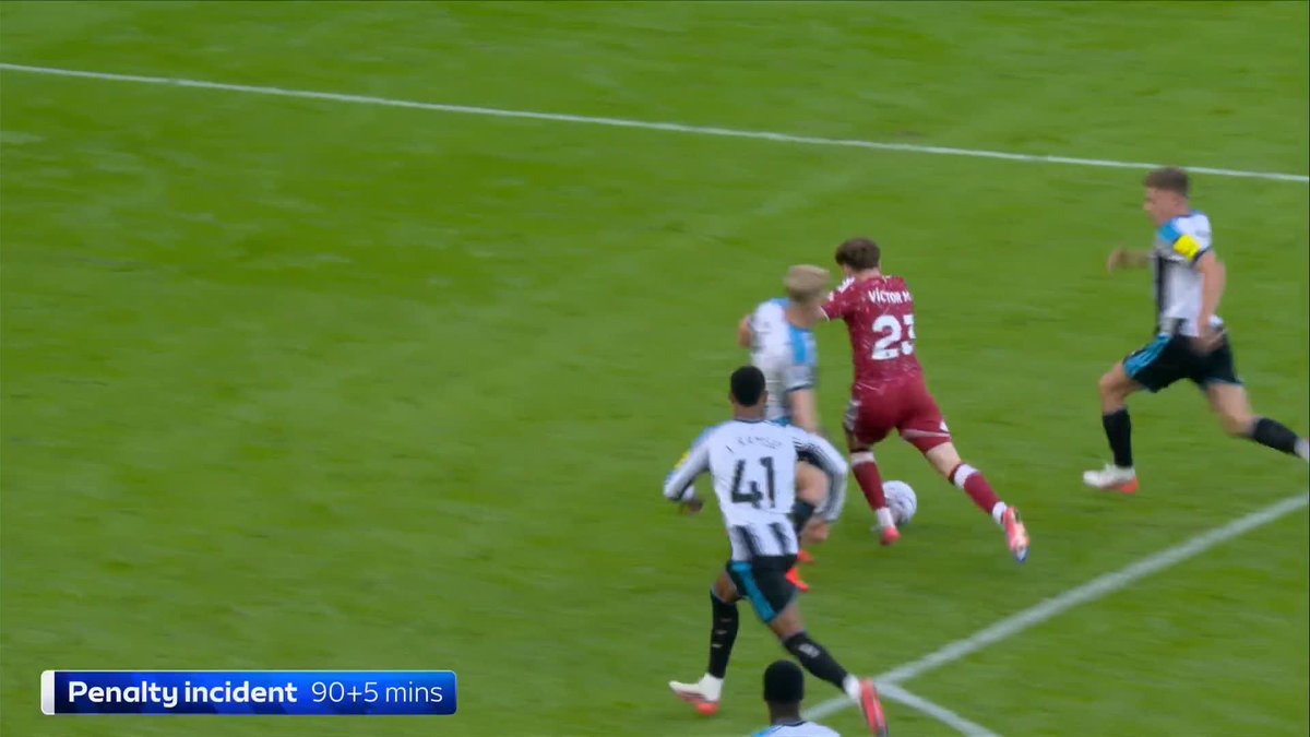 🗣️ "It's knee on knee, it's a foul" Micah Richards and Daniel Sturridge analyse Lewis Hall's foul which led to Liverpool's late penalty.