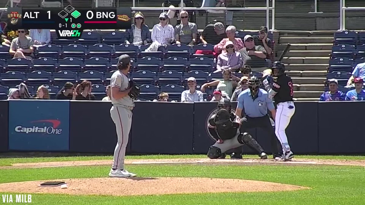 Jefferson Rojas blasts a two-run homer!