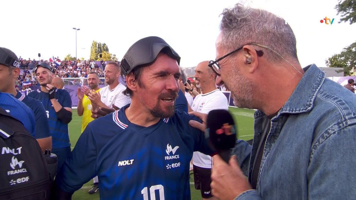 #Cécifoot | 🗣️🇫🇷 "J’espère que l'engouement va continuer (...) on est des personnes comme toutes les autres" 👏 Les mots de Frédéric Villeroux après le sacre de l'Équipe de France !