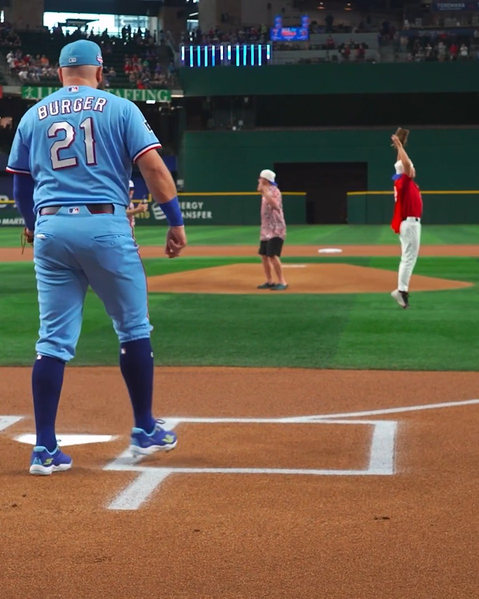 What a moment to start today's ballgame! 🥹