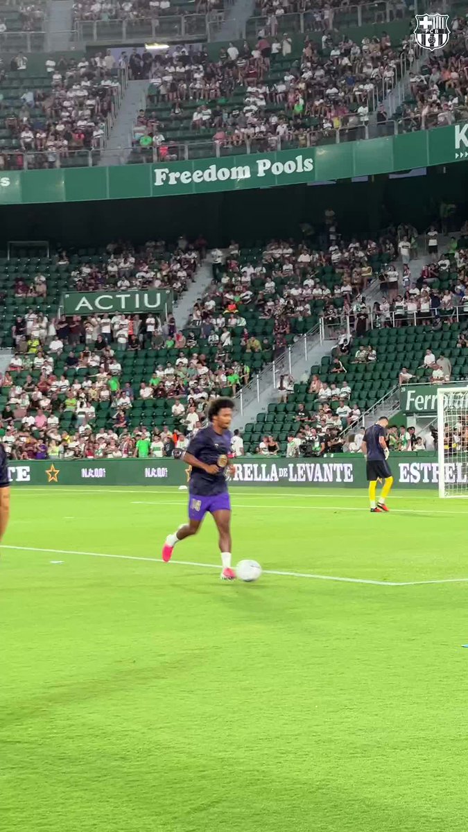 Calentando para su debut en la Liga